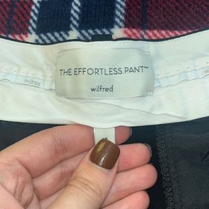 The Effortless Pant™
High-waisted wide-leg crepe trousers